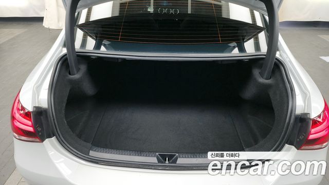 Mercedes-Benz A-Class 2022 — photo 20