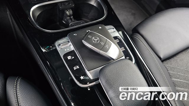 Mercedes-Benz A-Class 2020 — photo 9