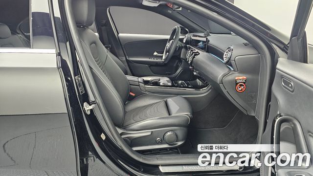 Mercedes-Benz A-Class 2020 — photo 11