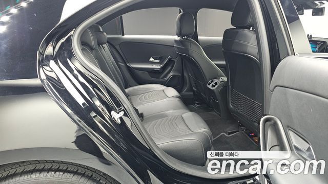 Mercedes-Benz A-Class 2020 — photo 12