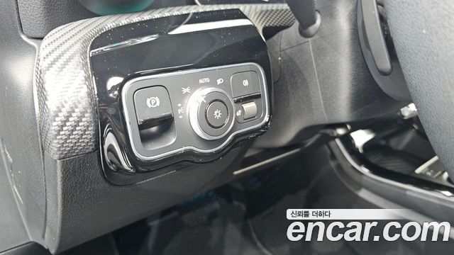 Mercedes-Benz A-Class 2020 — photo 14