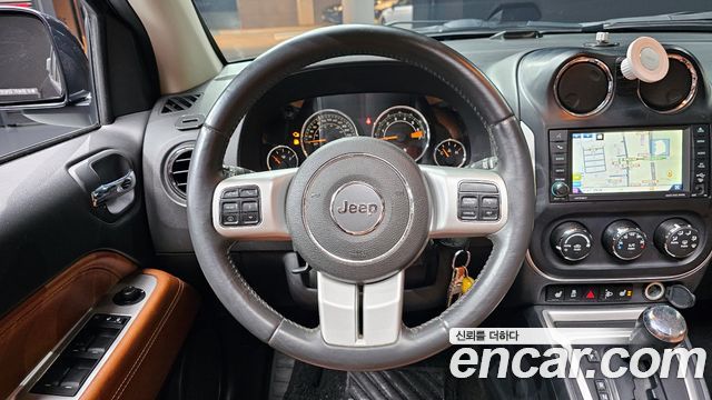 Jeep Compass 2016 — photo 13