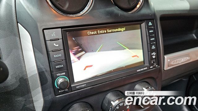Jeep Compass 2016 — photo 14