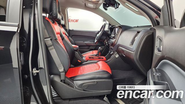 Chevrolet Korea Colorado 2021 — photo 11