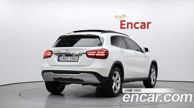 Mercedes-Benz GLA-Class 2019 — photo 2