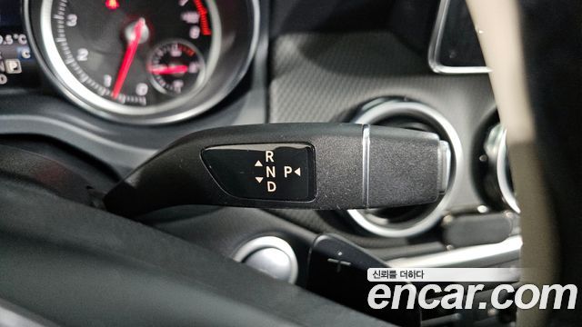 Mercedes-Benz GLA-Class 2019 — photo 9