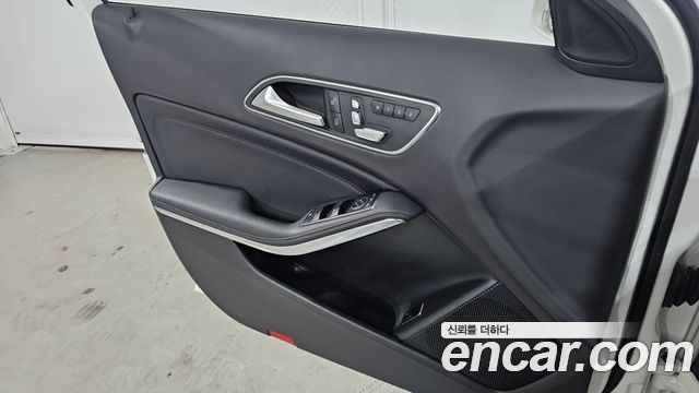 Mercedes-Benz GLA-Class 2019 — photo 15