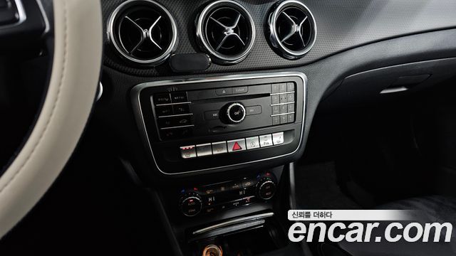 Mercedes-Benz GLA-Class 2019 — photo 18