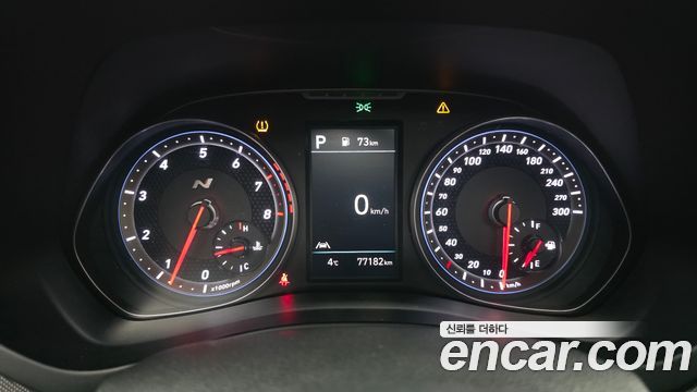 Hyundai Veloster 2022 — photo 8