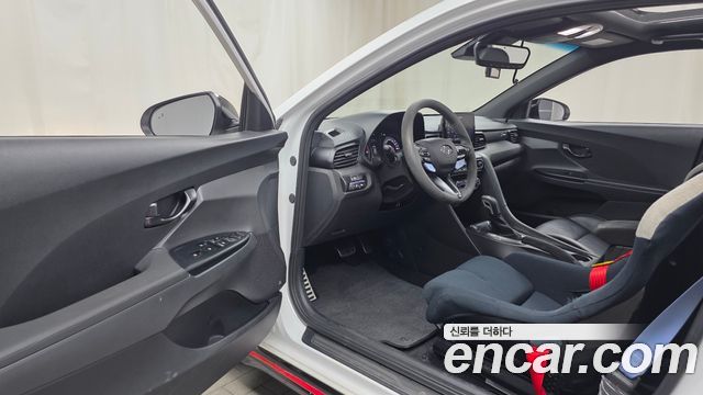 Hyundai Veloster 2022 — photo 10
