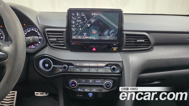 Hyundai Veloster 2022 — photo 14