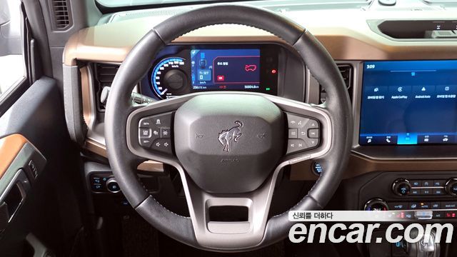 Ford Bronco 2023 — photo 13