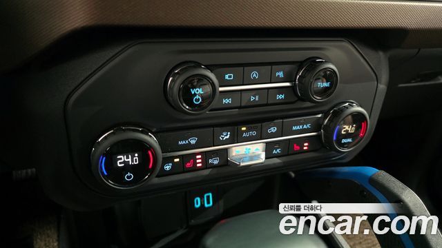 Ford Bronco 2023 — photo 17