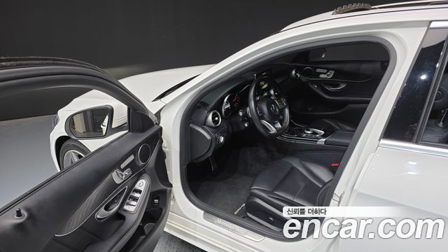 Mercedes-Benz C-Class 2017 — photo 10