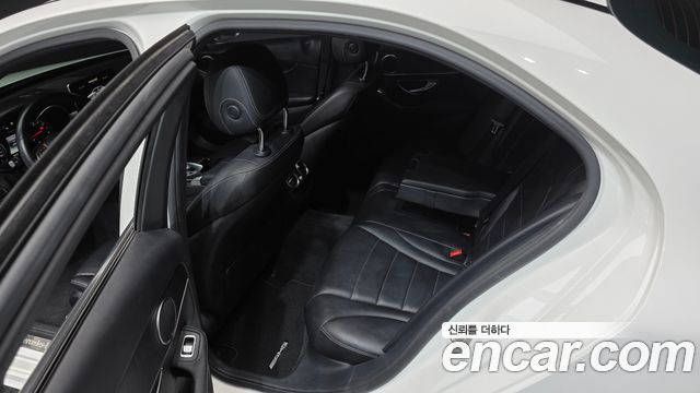 Mercedes-Benz C-Class 2017 — photo 11
