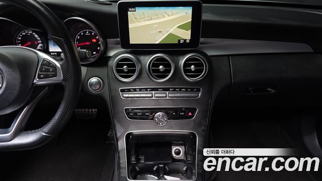 Mercedes-Benz C-Class 2017 — photo 18