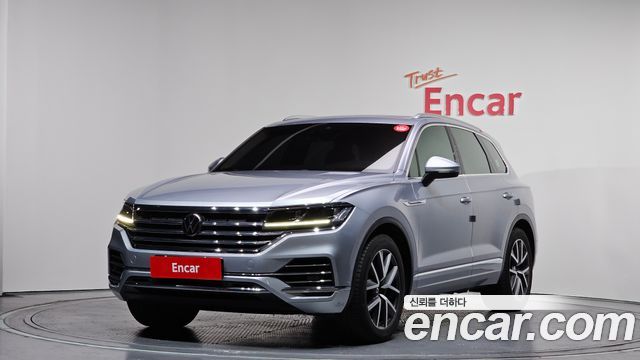 Volkswagen Touareg 2021 — photo 1