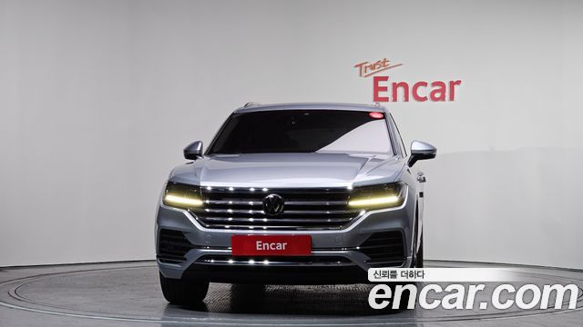 Volkswagen Touareg 2021 — photo 3