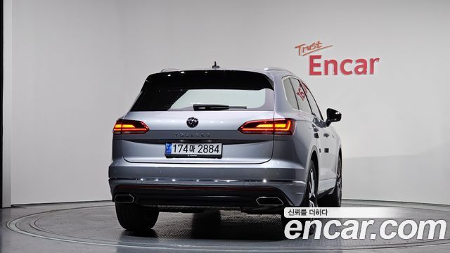 Volkswagen Touareg 2021 — photo 4