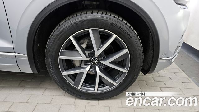 Volkswagen Touareg 2021 — photo 5