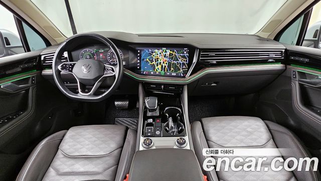 Volkswagen Touareg 2021 — photo 7