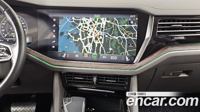 Volkswagen Touareg 2021 — photo 14