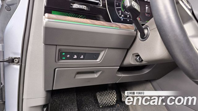 Volkswagen Touareg 2021 — photo 16