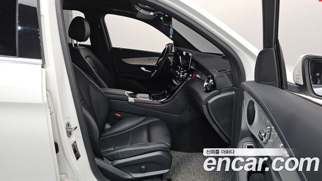 Mercedes-Benz GLC-Class 2022 — photo 11