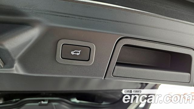 Land Rover Range Rover Velar 2019 — photo 20
