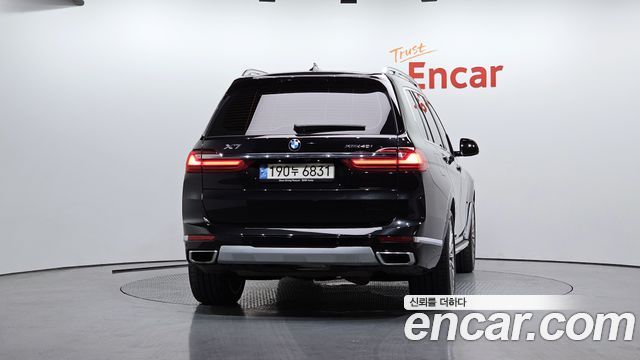 BMW X7 2021 — photo 4