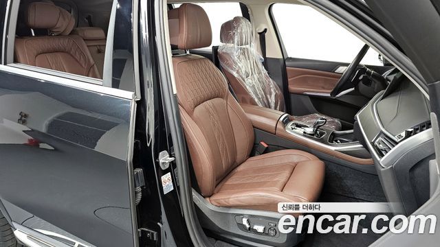 BMW X7 2021 — photo 10