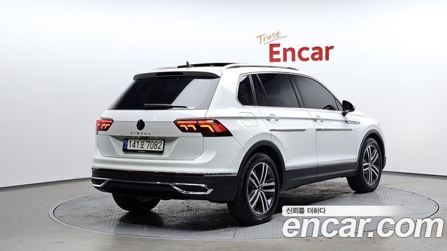 Volkswagen Tiguan 2021 — photo 2