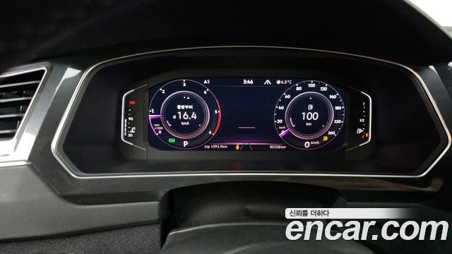 Volkswagen Tiguan 2021 — photo 8