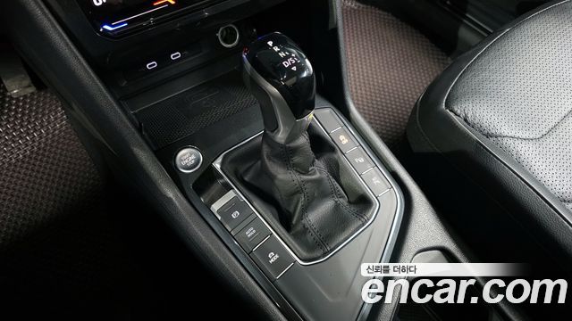Volkswagen Tiguan 2021 — photo 9