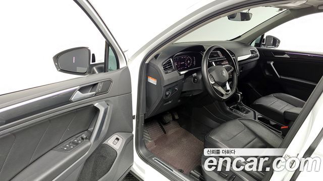Volkswagen Tiguan 2021 — photo 10