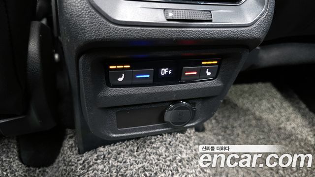 Volkswagen Tiguan 2021 — photo 18