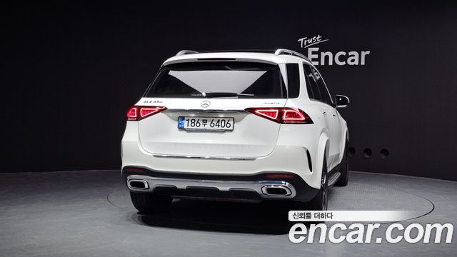 Mercedes-Benz GLE-Class 2021 — photo 4