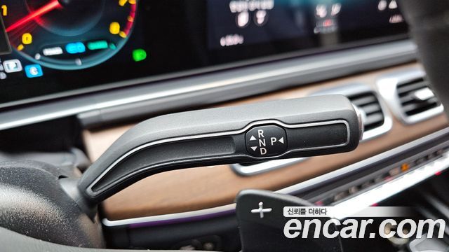 Mercedes-Benz GLE-Class 2021 — photo 9