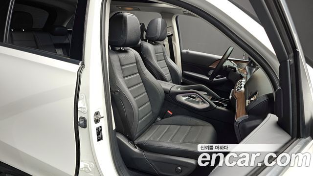 Mercedes-Benz GLE-Class 2021 — photo 12