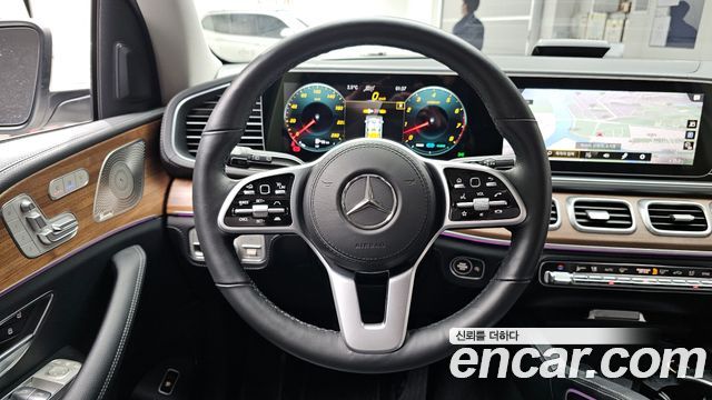 Mercedes-Benz GLE-Class 2021 — photo 13