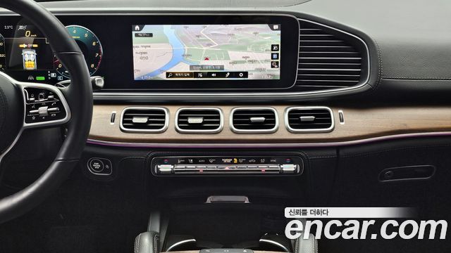 Mercedes-Benz GLE-Class 2021 — photo 19