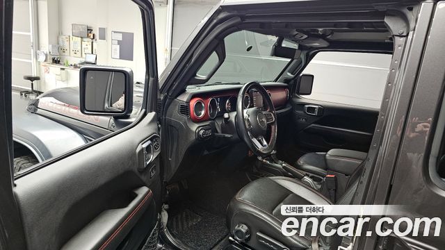 Jeep Wrangler 2021 — photo 10