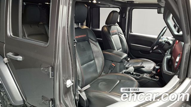 Jeep Wrangler 2021 — photo 12