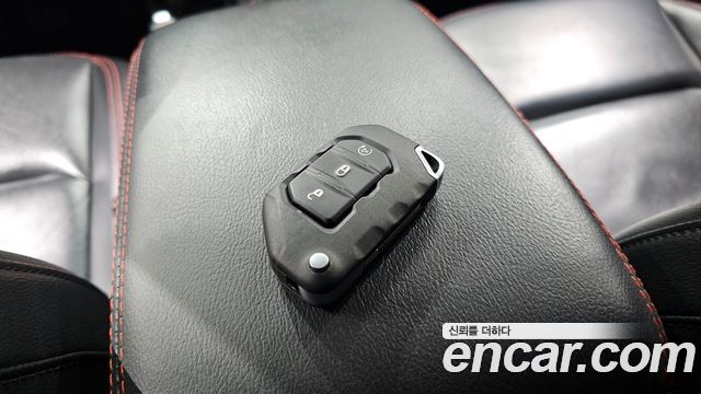Jeep Wrangler 2021 — photo 18