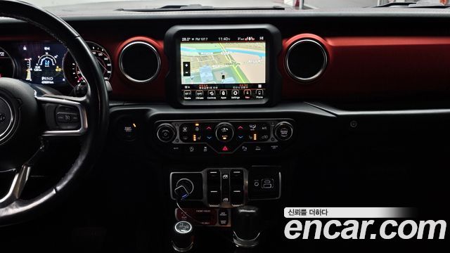 Jeep Wrangler 2021 — photo 19