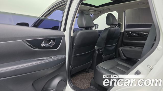 Nissan X-Trail 2018 — photo 18