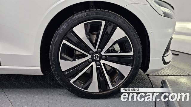 Volvo S60 2025 — photo 5