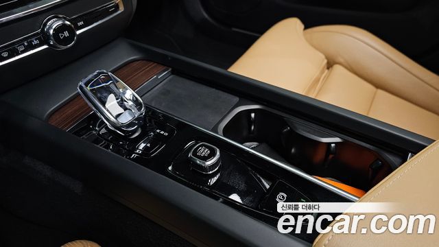 Volvo S60 2025 — photo 9
