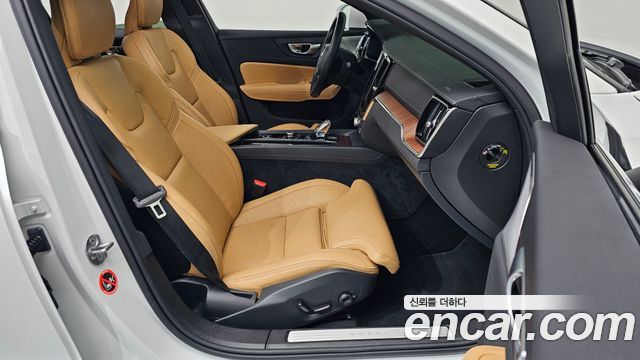 Volvo S60 2025 — photo 10