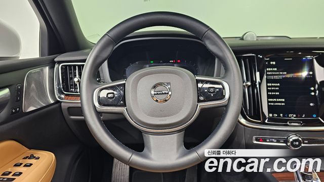 Volvo S60 2025 — photo 14
